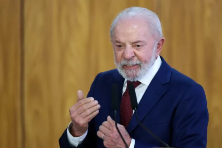 Lula confirma reajuste de 8% para servidores do Judiciário em 2026 e barra aumentos previstos para 2027 e 2028