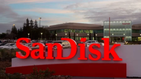 Ganhos concentrados marcam Bolsa dos EUA em 2025; Sandisk lidera altas, The Trade Desk encabeça quedas