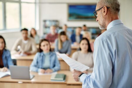 Prefeitura de Acarape abre concurso com 100 vagas imediatas para professores