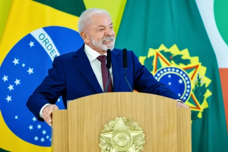 Lula sanciona LDO de 2026, mas barra correção do Fundo Partidário prevista pelo Congresso