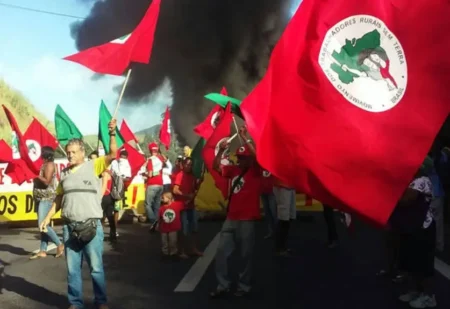 Governo anuncia R$ 2,7 bilhões para reforma agrária e aproxima-se do MST em ano eleitoral