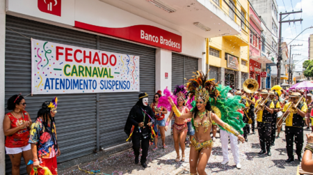 Carnaval 2026: entenda como funcionará o expediente bancário durante a folia
