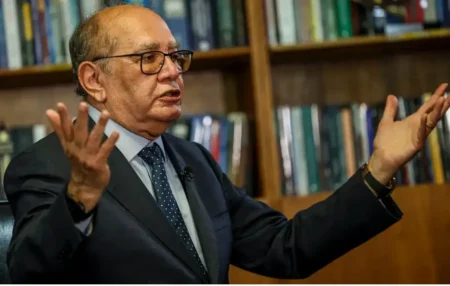 Auditor admite consulta a dados de enteada de Gilmar Mendes, mas diz ter parado na primeira tela, afirma Unafisco
