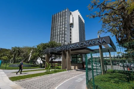 Concurso TJ SC divulga distribuição de vagas e regiões de lotação; saiba como participar
