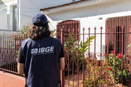 Seleção do IBGE para 27 mil recenseadores é anulada; órgão reabre disputa por banca