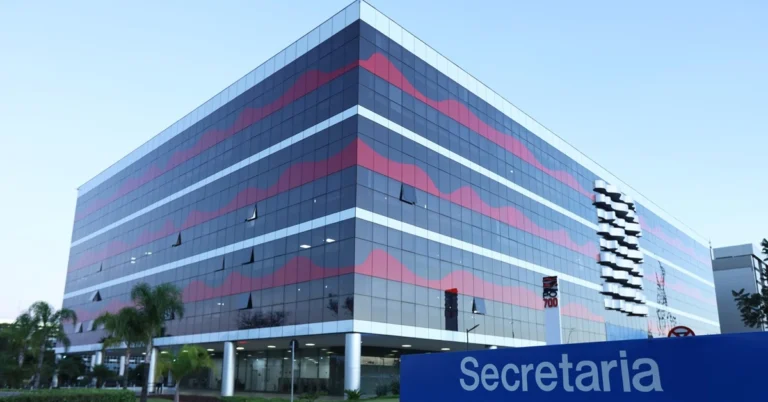 Processo seletivo da Saúde do DF abre 464 vagas para médico de família com salário de R$ 21 mil