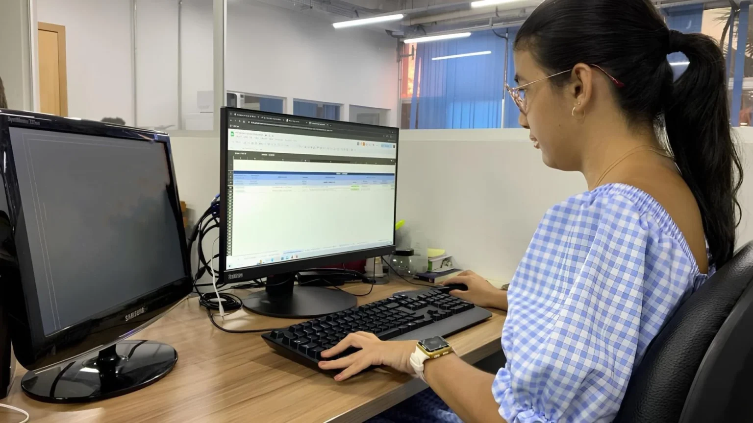 Concurso do Detran abre 1.200 vagas para níveis médio e superior; salários podem ultrapassar R$ 11 mil