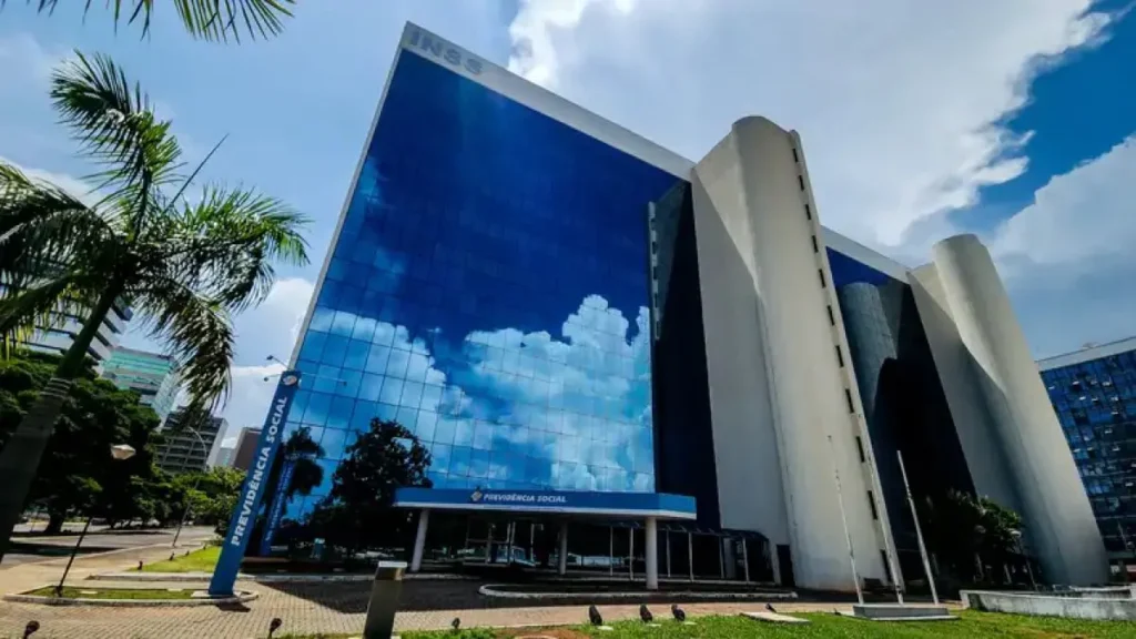 Concurso INSS 2026 pede 10 mil vagas; salários chegam a R$ 9,2 mil