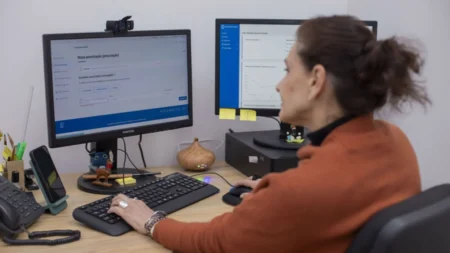 Procon anuncia concursos com salários de até R$ 13,2 mil para níveis médio e superior