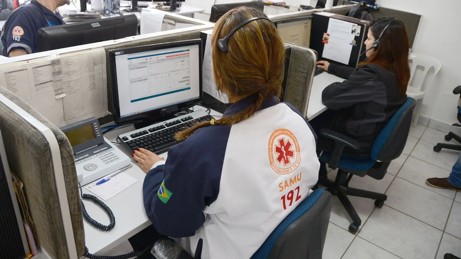 Samu lança concurso com mais de 500 vagas e salários de até R$ 9 mil; inscrições vão até 27 de maio