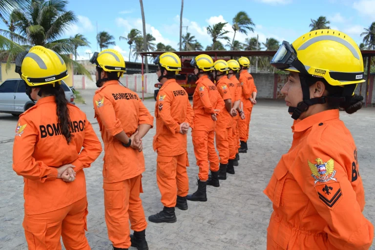 Corpo de Bombeiros de Alagoas lança concurso com 172 vagas e salários de até R$ 11,5 mil