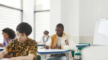 Concursos da FGV 2026: onde há vagas abertas, salários e como se inscrever