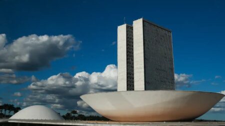 Concurso Câmara dos Deputados: novo edital para Analista Legislativo promete salário de R$ 30,8 mil