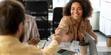 Senado aprova programa que corta encargos para empresas contratarem jovens em primeiro emprego